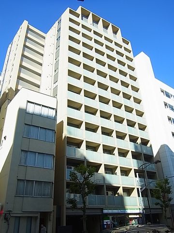 【レジディア日本橋人形町IIの建物外観】