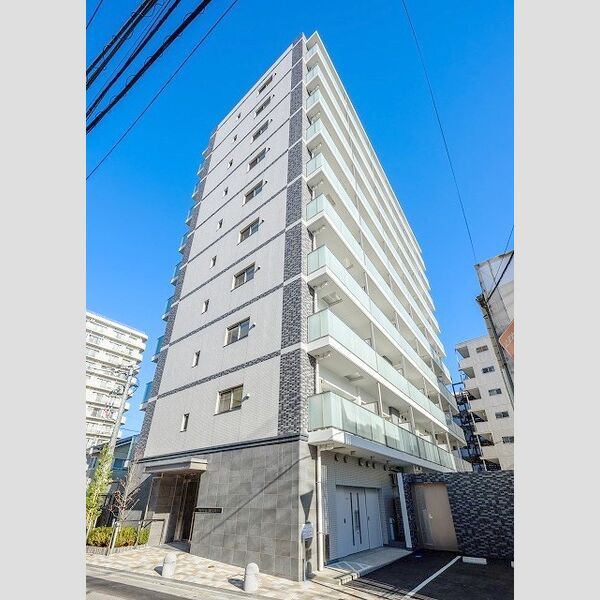 川口市並木のマンションの建物外観