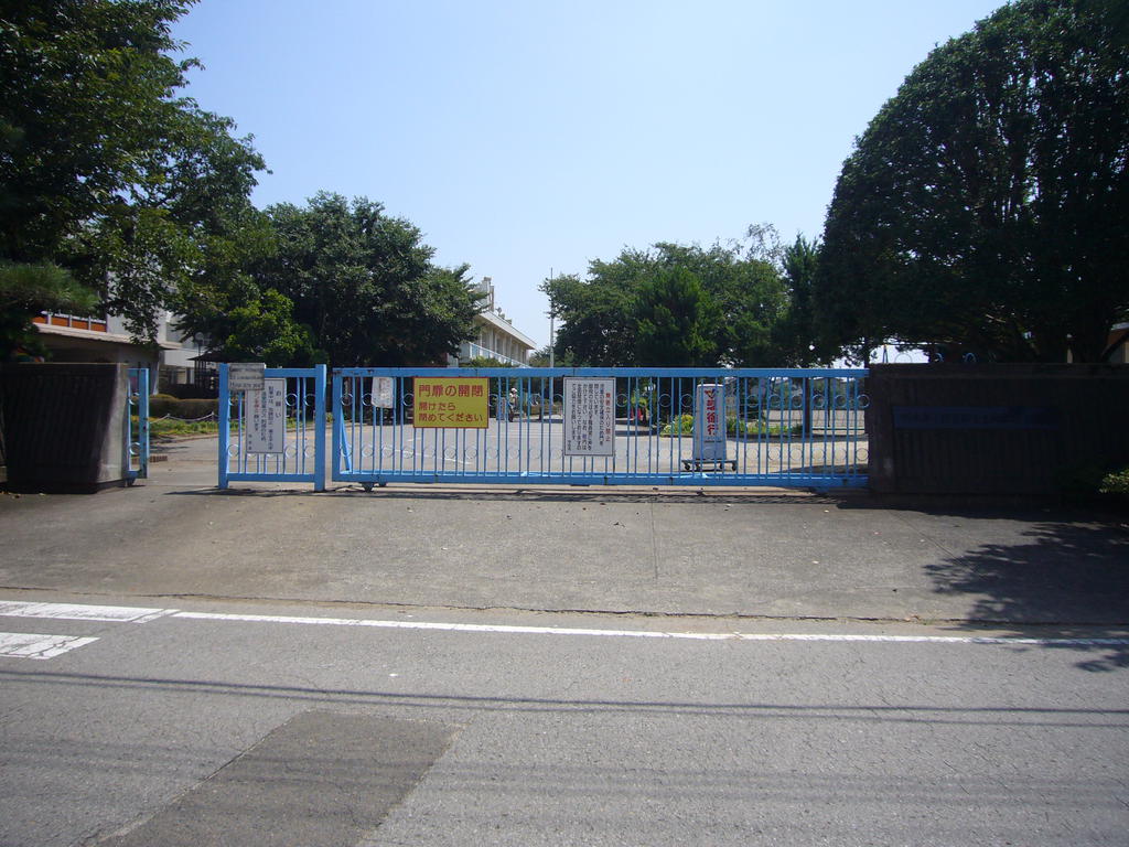 【セジュール１４番館の小学校】