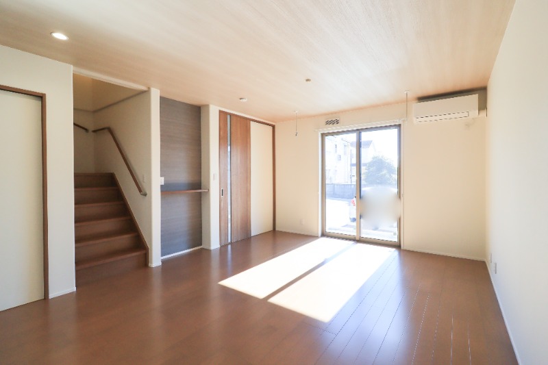 居室・リビング　図面と現状に相違がある場合には現状を優先