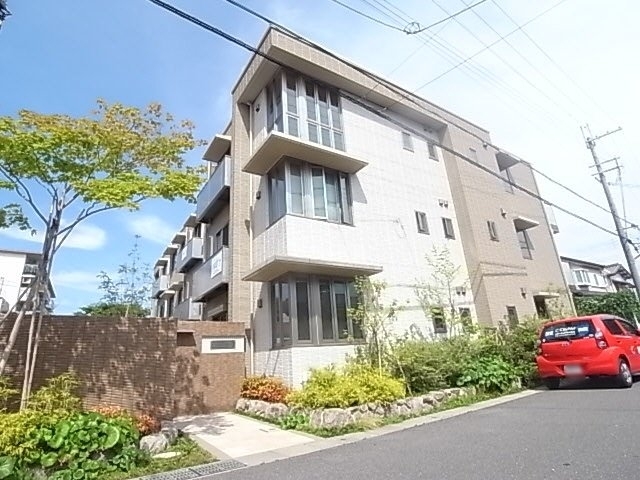 シャーメゾン　アトラの建物外観