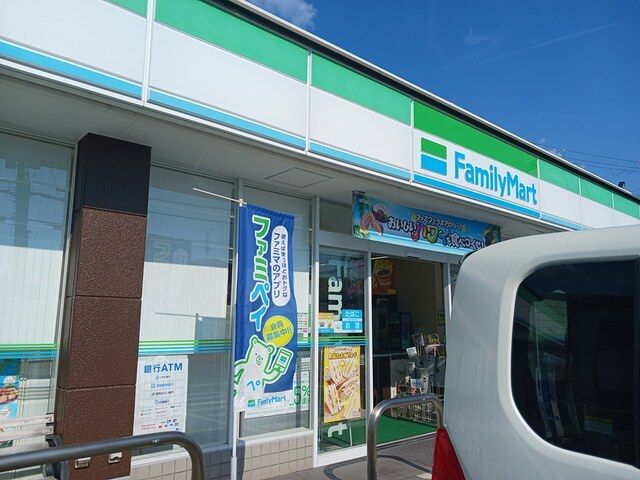 コンビニ　ファミリーマート堺美原小寺店様（コンビニ）まで761m