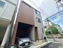 川口駅より徒歩19分 築1年6ヶ月 3階建の賃貸物件