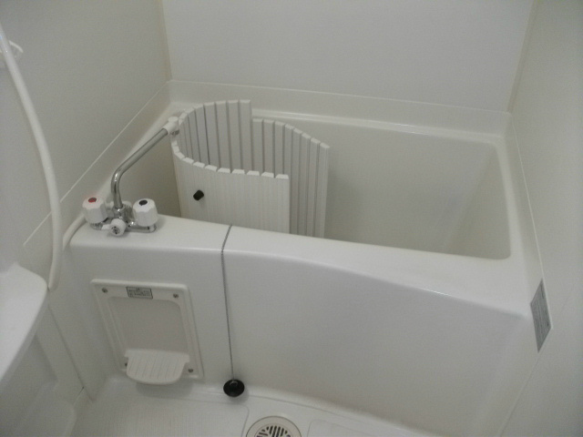 バス・シャワールーム　浴槽