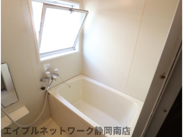 バス・シャワールーム　日々の疲れを癒すお風呂付です