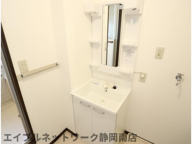 洗面設備　忙しい朝には欠かせない洗面所です