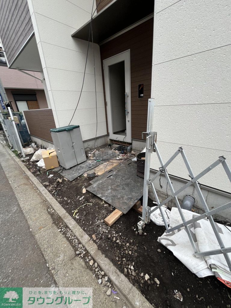 駐車場　庭