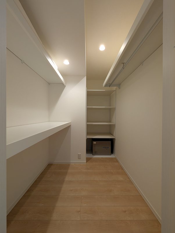 収納　ウォークインクローゼット