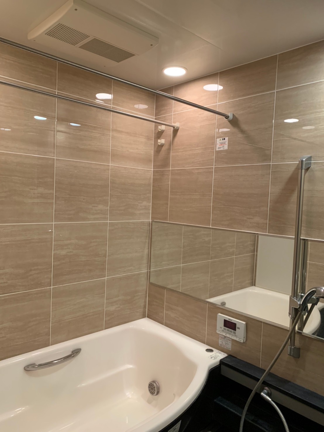 バス・シャワールーム　浴室は1622サイズと1418サイズの２ヵ所ございます。