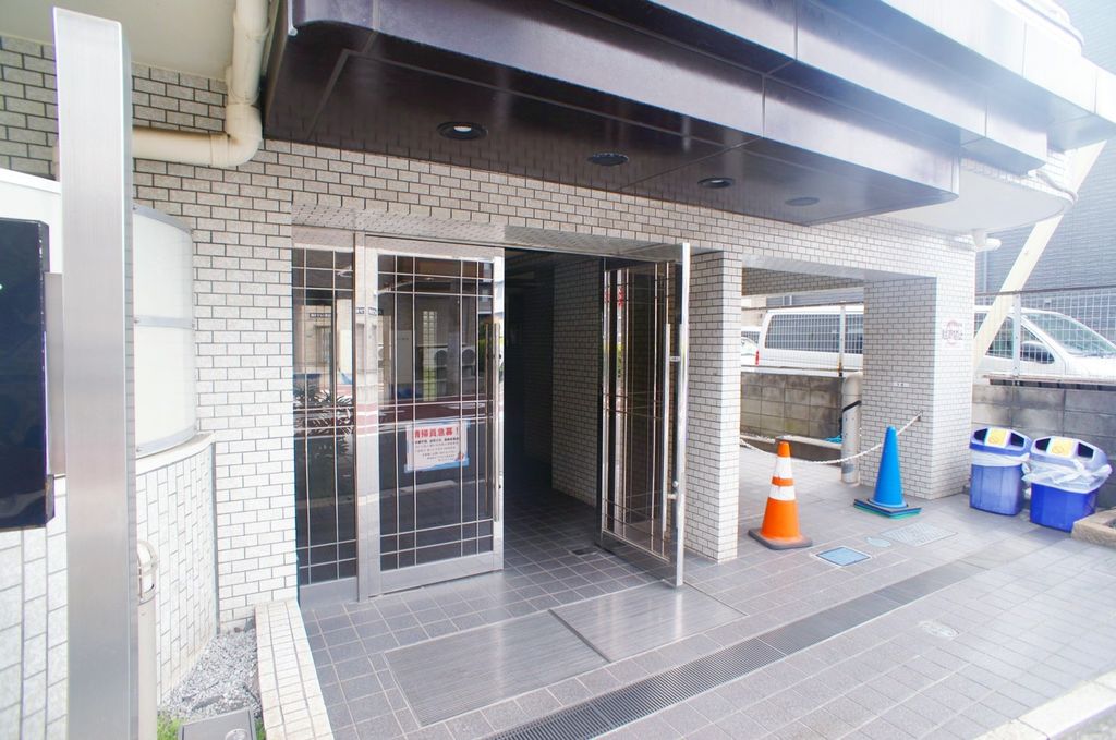 エントランス　エントランス