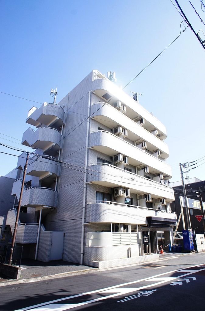 建物外観　タイル張りの鉄筋コンクリート造マンション