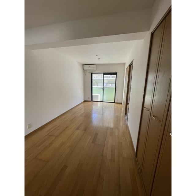 居室・リビング　広々としたリビングです！！