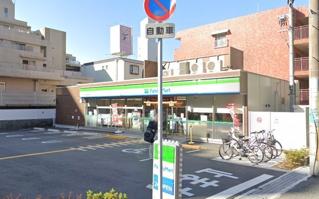 コンビニ　ファミリーマート　緑地公園駅西（コンビニ）まで492m