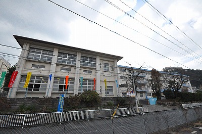 中学校　☆北九州市立富野中学校（中学校）まで800m