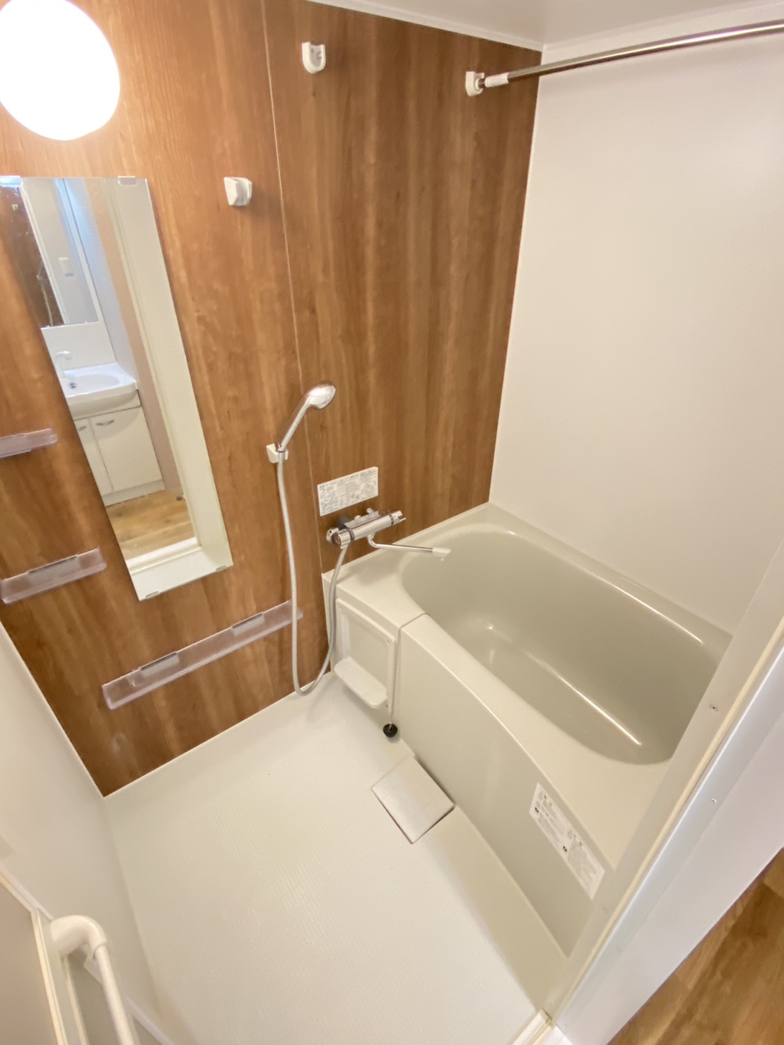 バス・シャワールーム　※他号室のお写真です。