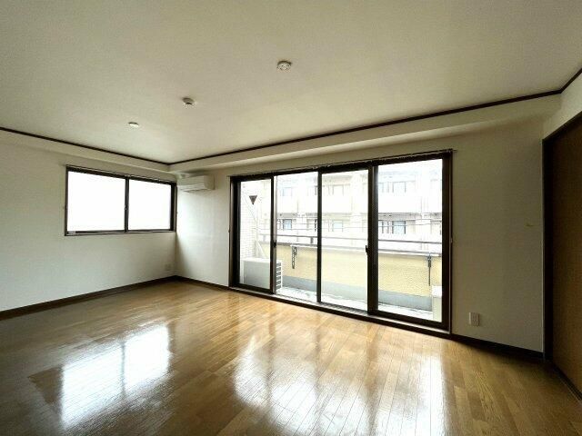 居室・リビング　ゆったりとした居間です