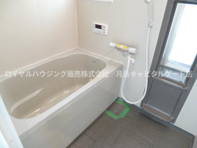 バス・シャワールーム　追炊き、浴室乾燥機付です。