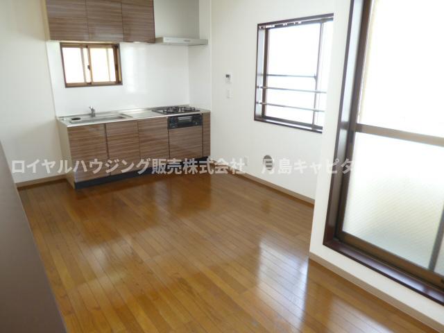 居室・リビング　日当り良好なリビングです。