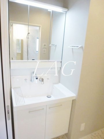 洗面設備　独立洗面台です。