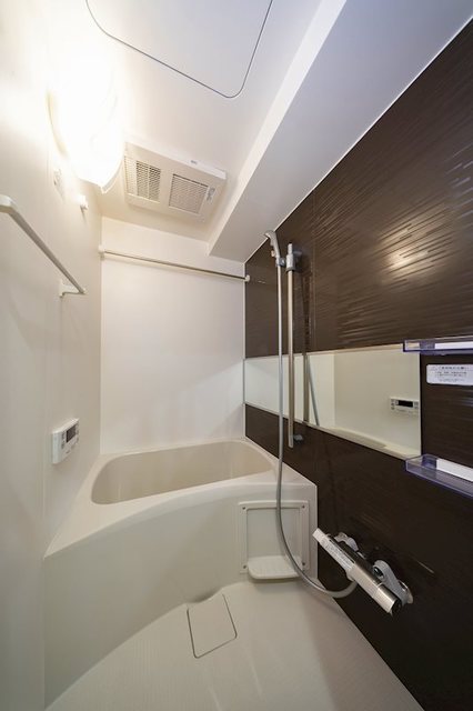 バス・シャワールーム　バスルーム