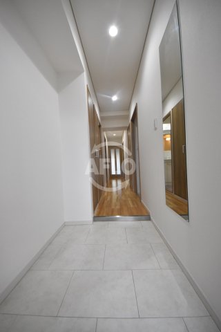 玄関　おおきに大阪天満サニーアパートメント　玄関スペース