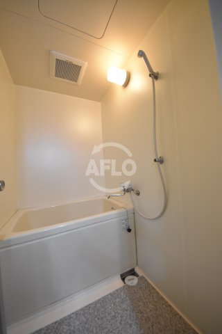 バス・シャワールーム　おおきに大阪天満サニーアパートメント　バスルーム