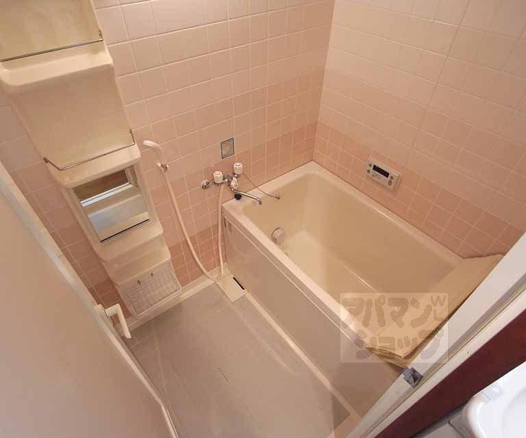 バス・シャワールーム　ゆったり浸かれます。