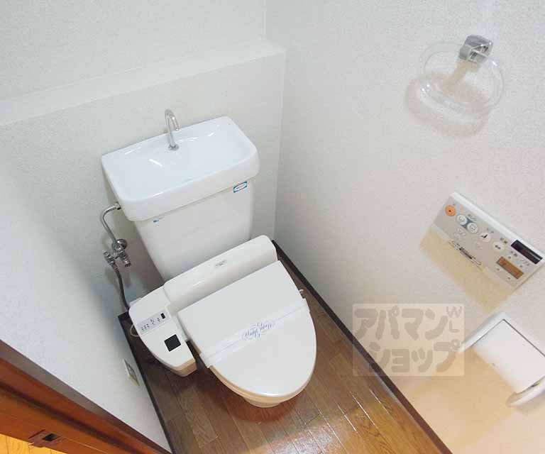 トイレ　ウォシュレット付き！