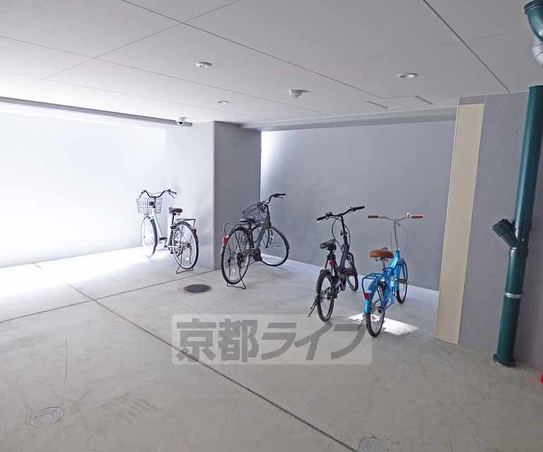 その他共有部分　駐輪場あります。