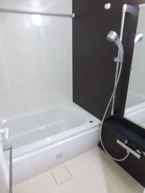 バス・シャワールーム　※別部屋の参考写真です。