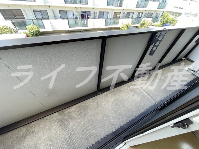 バルコニー　お洗濯にも便利なバルコニー付き