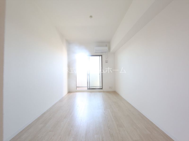 バルコニー　洋室9帖　クローゼット付（収納充実してます）