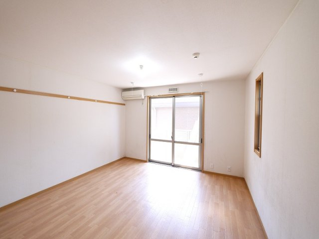 その他部屋・スペース　明るい洋室です。