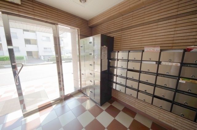 エントランス　宅配ボックス