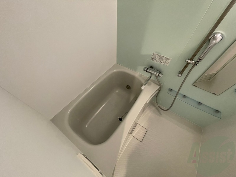 バス・シャワールーム　ユニットバスです。疲れを癒すのに欠かせませんね！