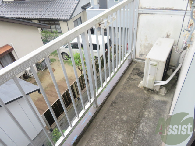 バルコニー　バルコニーは幅があり、広い印象を受けました。