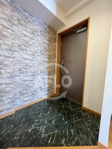 玄関　インベスト本町WEST　玄関