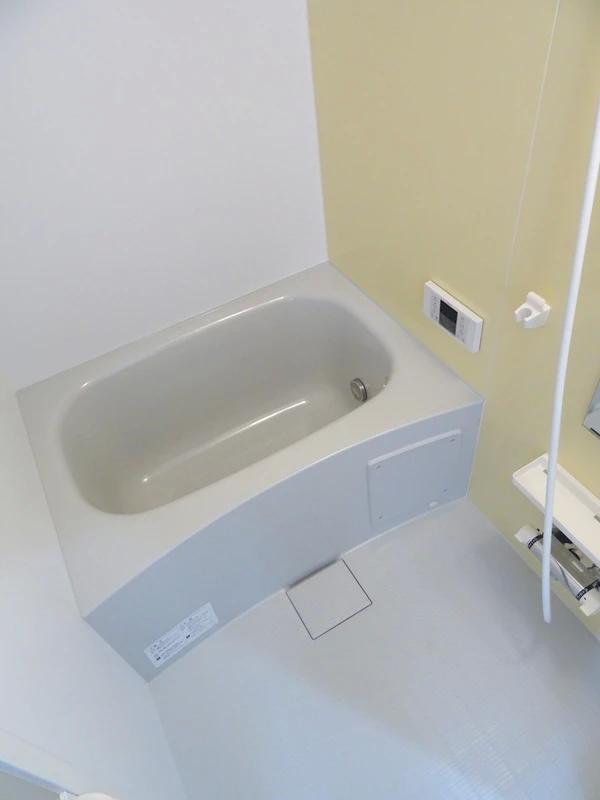 バス・シャワールーム　追い焚き機能付き！