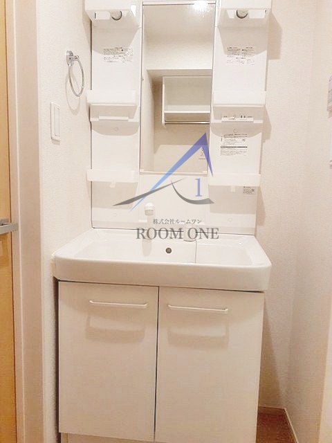 洗面設備　独立洗面台です。