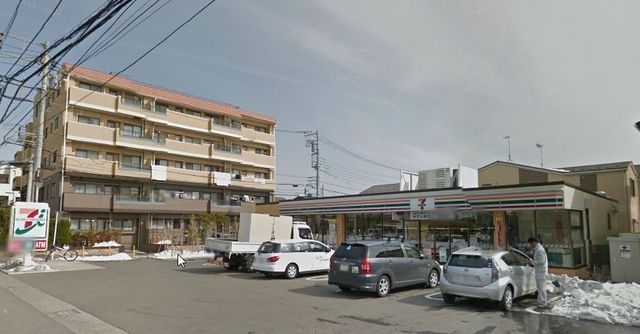 コンビニ　セブンイレブン（コンビニ）まで712m