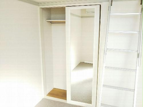 収納　同タイプの写真です。仕様が異なる場合があります。