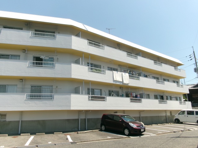 建物外観　敷地内駐車場２台目は要相談