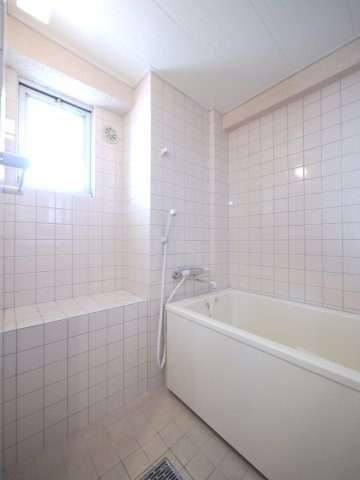 バス・シャワールーム　※写真は別の部屋のものです。