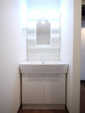 洗面設備　※写真は別の部屋のものです。