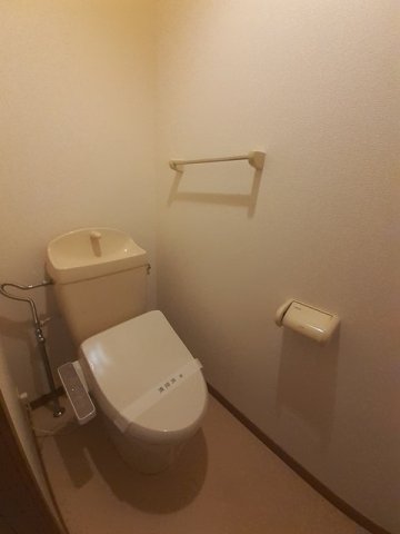 トイレ　清潔感のあるトイレです