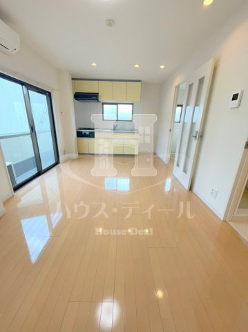 居室・リビング　こちらの居間で趣味の時間をお楽しみください