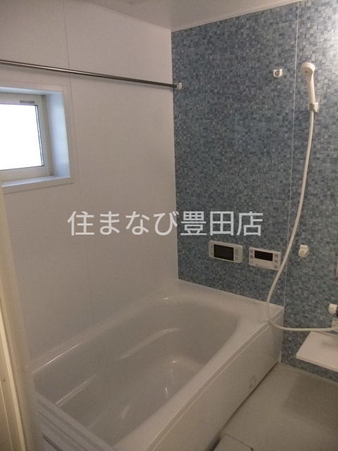 バス・シャワールーム　同型反転タイプ