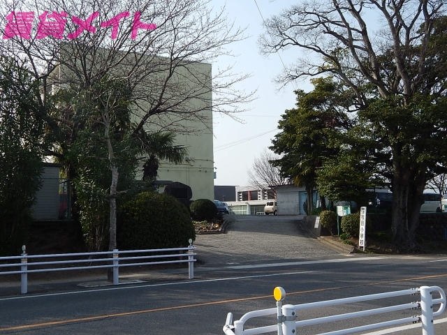 小学校　鈴鹿市立牧田小学校（小学校）まで1400m
