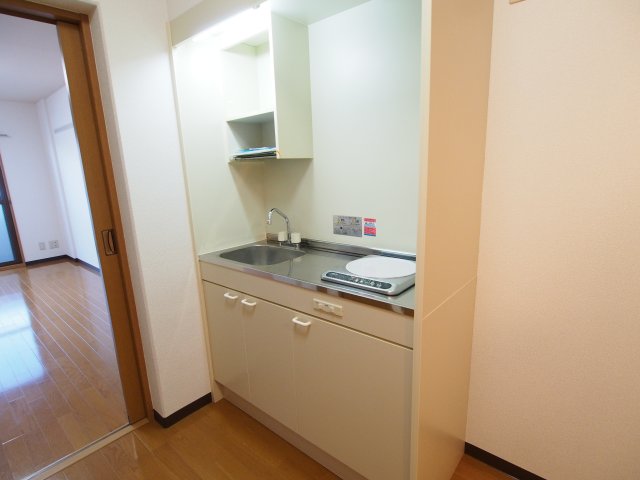 キッチン　参考写真　同物件同間取りのお部屋の写真です