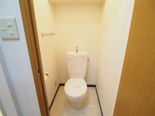 トイレ　参考写真　同物件同間取りのお部屋の写真です